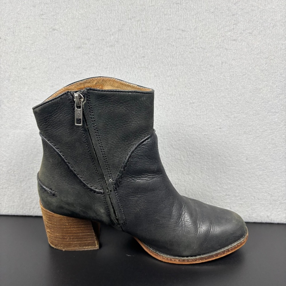 UGG Annie Black Full Grain Leather 1095061‎ Zip-Up Ankle Boots Womens Size 9 - Picture 11 of 11